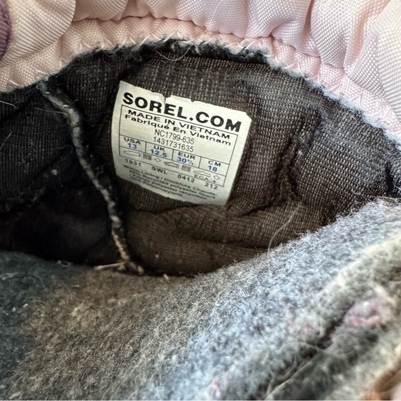 Sorel Two-Tone Winter Boots in Pink and Dark Purple - Picture 7 of 7